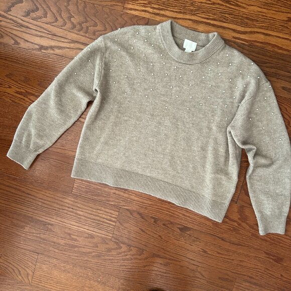 H&M Beige Faux Pearl Embellished Crewneck Sweater Size Medium Poly/Wool Blend - Picture 1 of 9